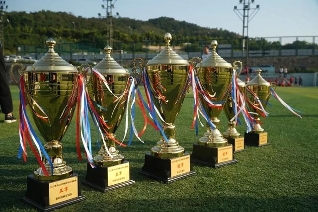 赵继伟31+13辽宁3-2淘汰广东 总决赛对阵新疆